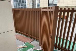 广东深圳前海石公园方钢栏杆仿木纹施工案例